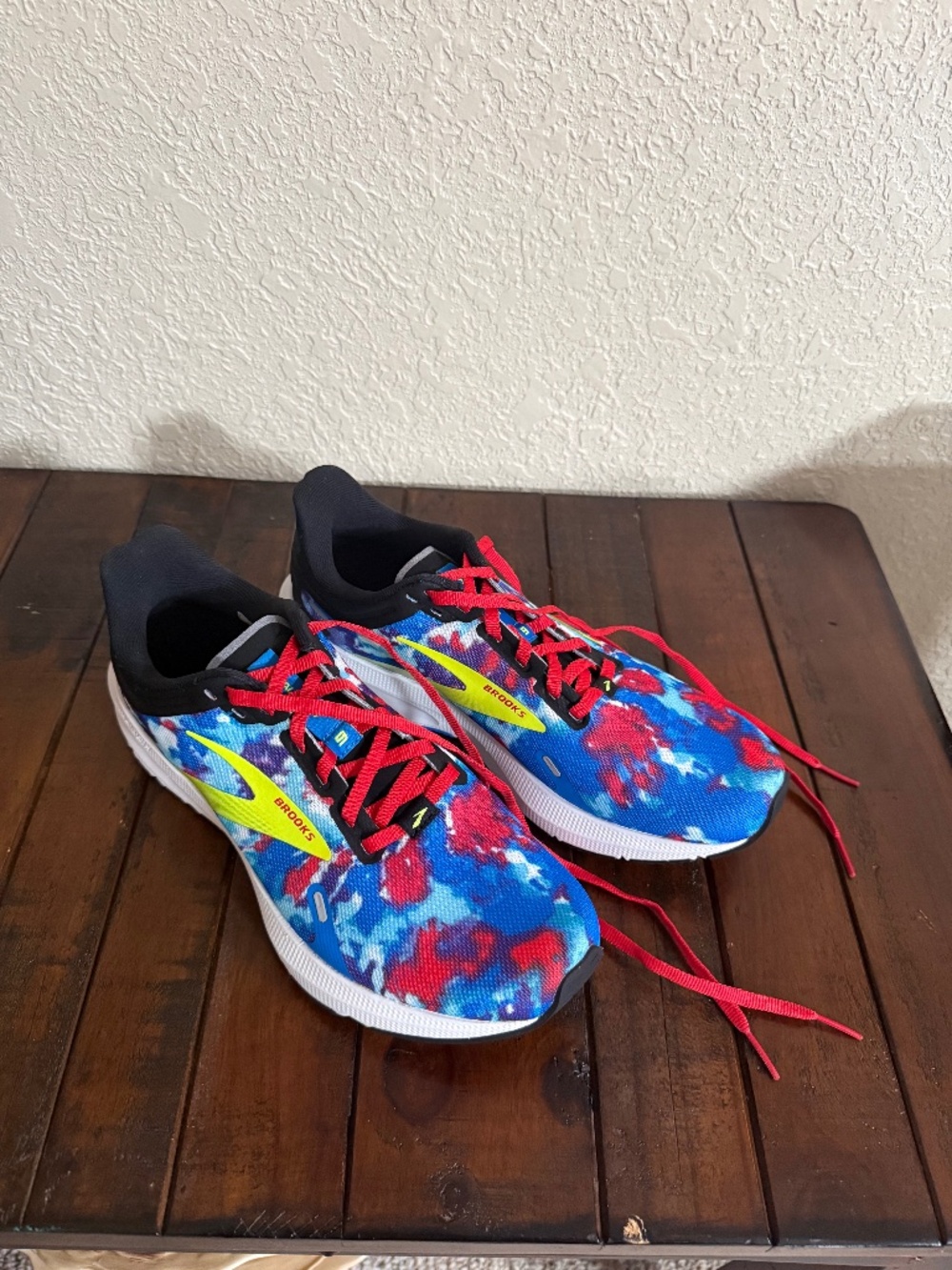NEW BROOKS Women’s Launch 9 Tie-Dye Running Shoes sz 8.5